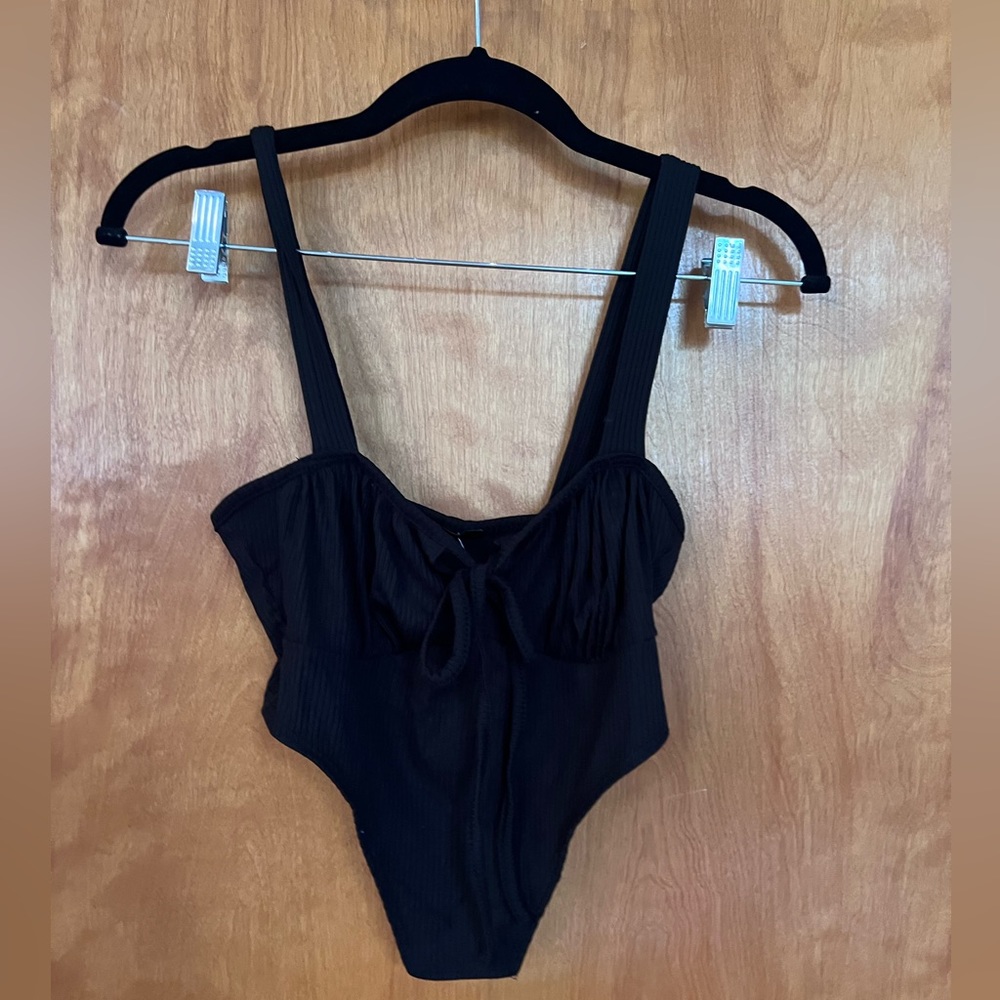NWT. Forever 21 black “corset” top